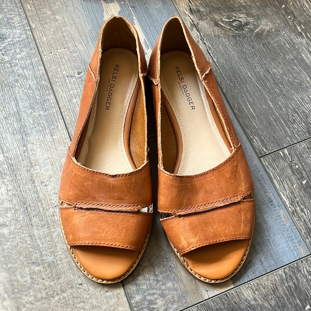 (8) Anthropologie Kelsi Dagger Brooklyn Open Toed Brown Leather Sandals